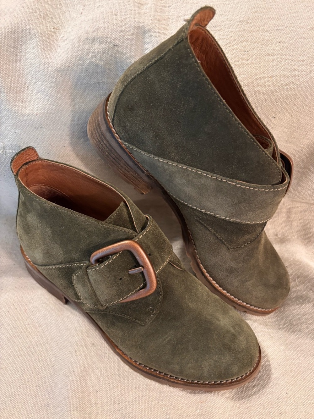 Sofft EUC Green Suede Leather ankle boot